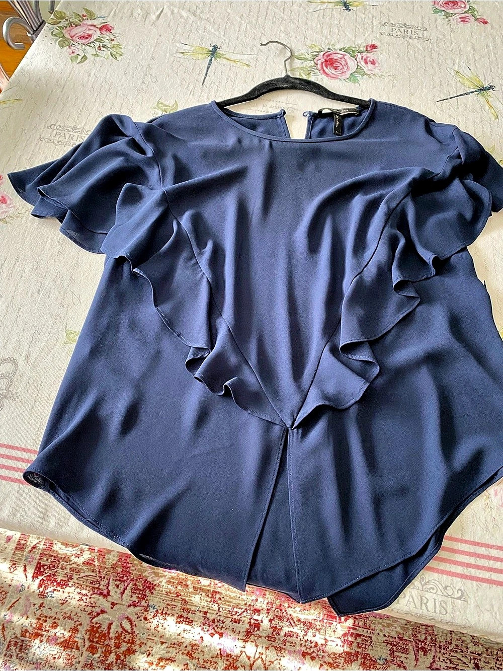 BCBGMAXAZRIA Ruffle Blouse in Blue Size Large Like New
